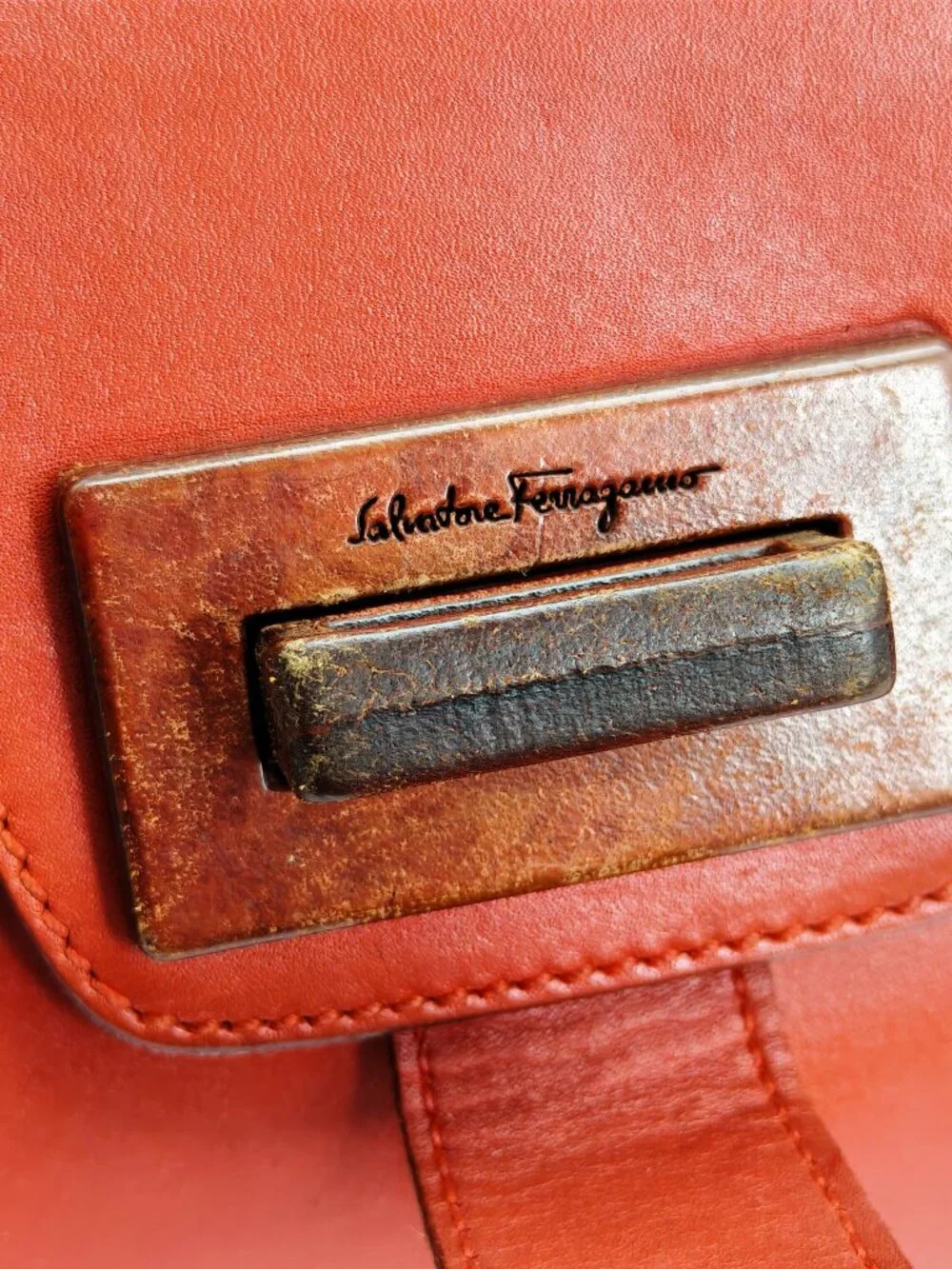 Salvatore Ferragamo Vintage Red Leather Shoulder Bag Wood Gancini Buckle
